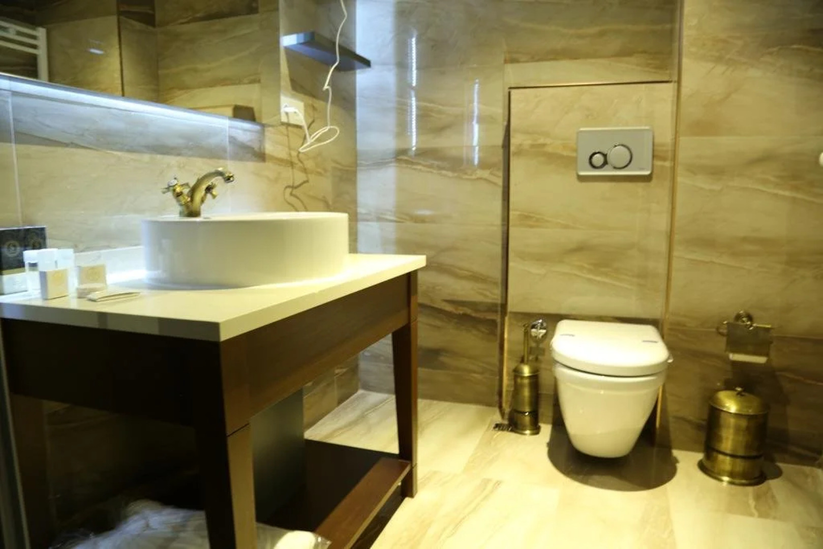 Sea Golden Hotel & Restaurant