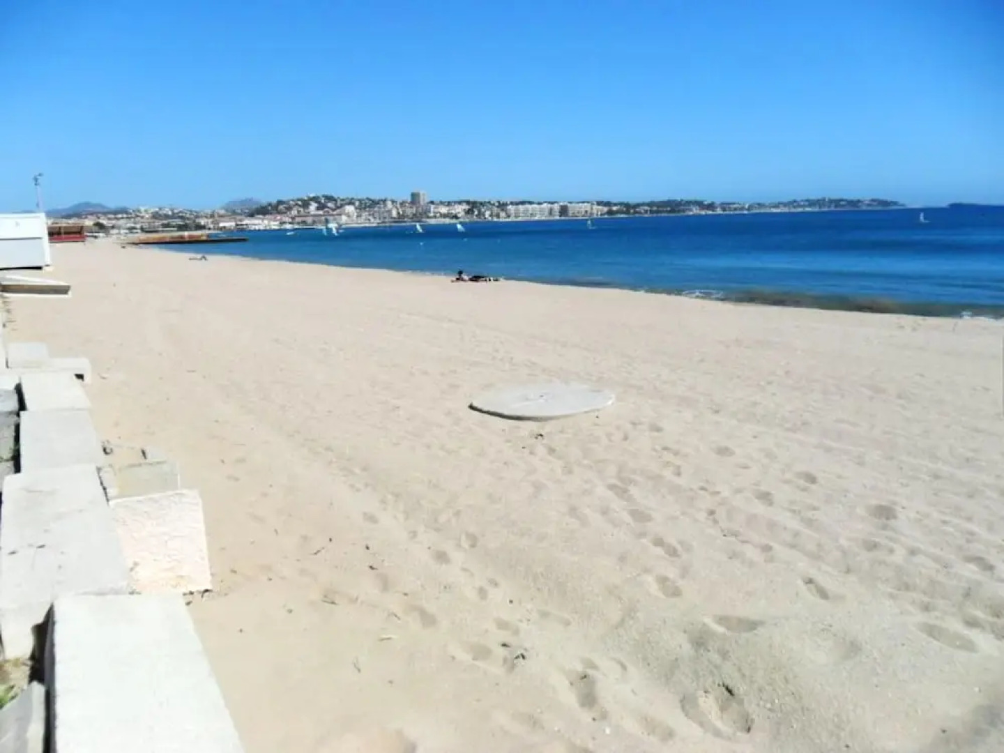 Apartment With one Bedroom in Vidauban, With Wonderful Mountain View, Private Pool, Enclosed Garden - 34 km From the Beach