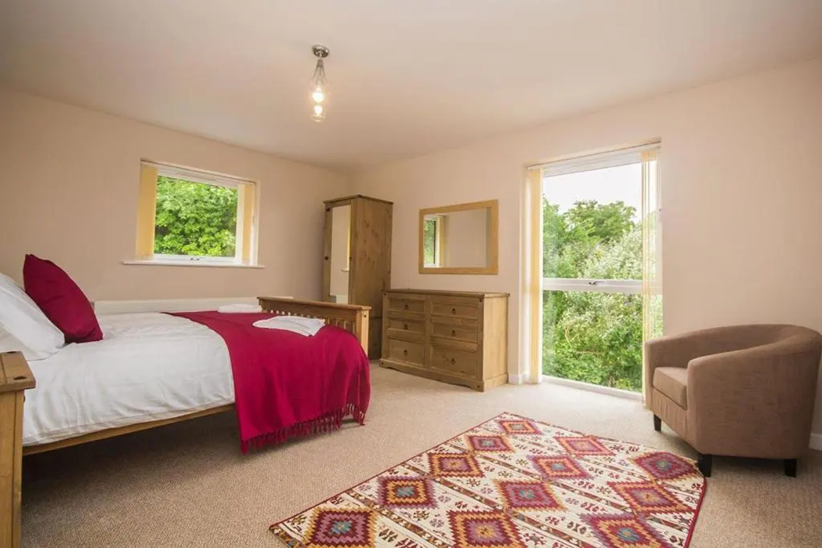 Hendy - First Floor Apartment