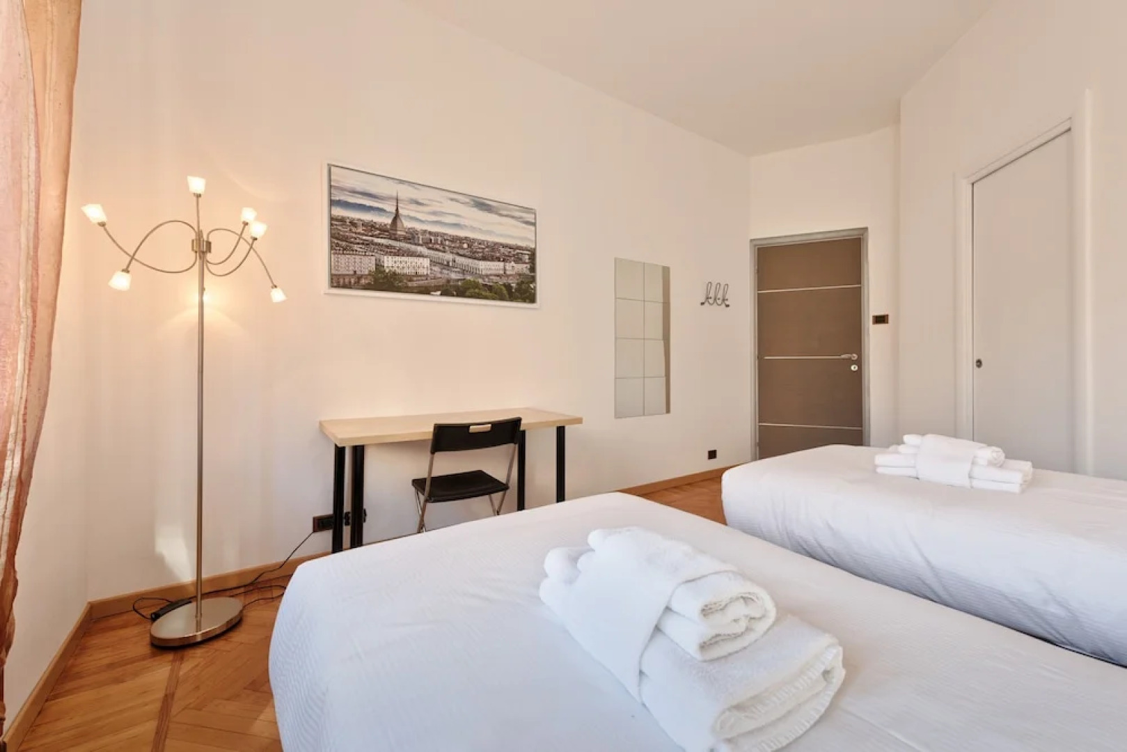 Vanchiglietta Colourful Apartment