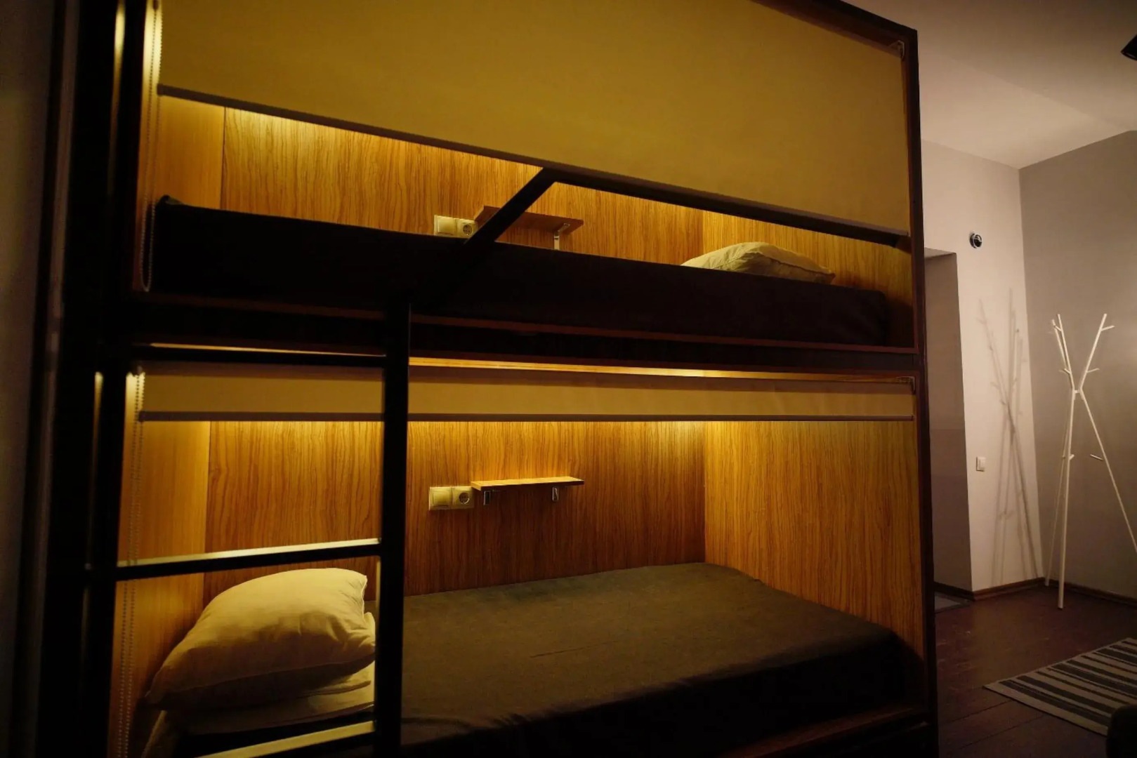 Elbrus HiLoft Hostel