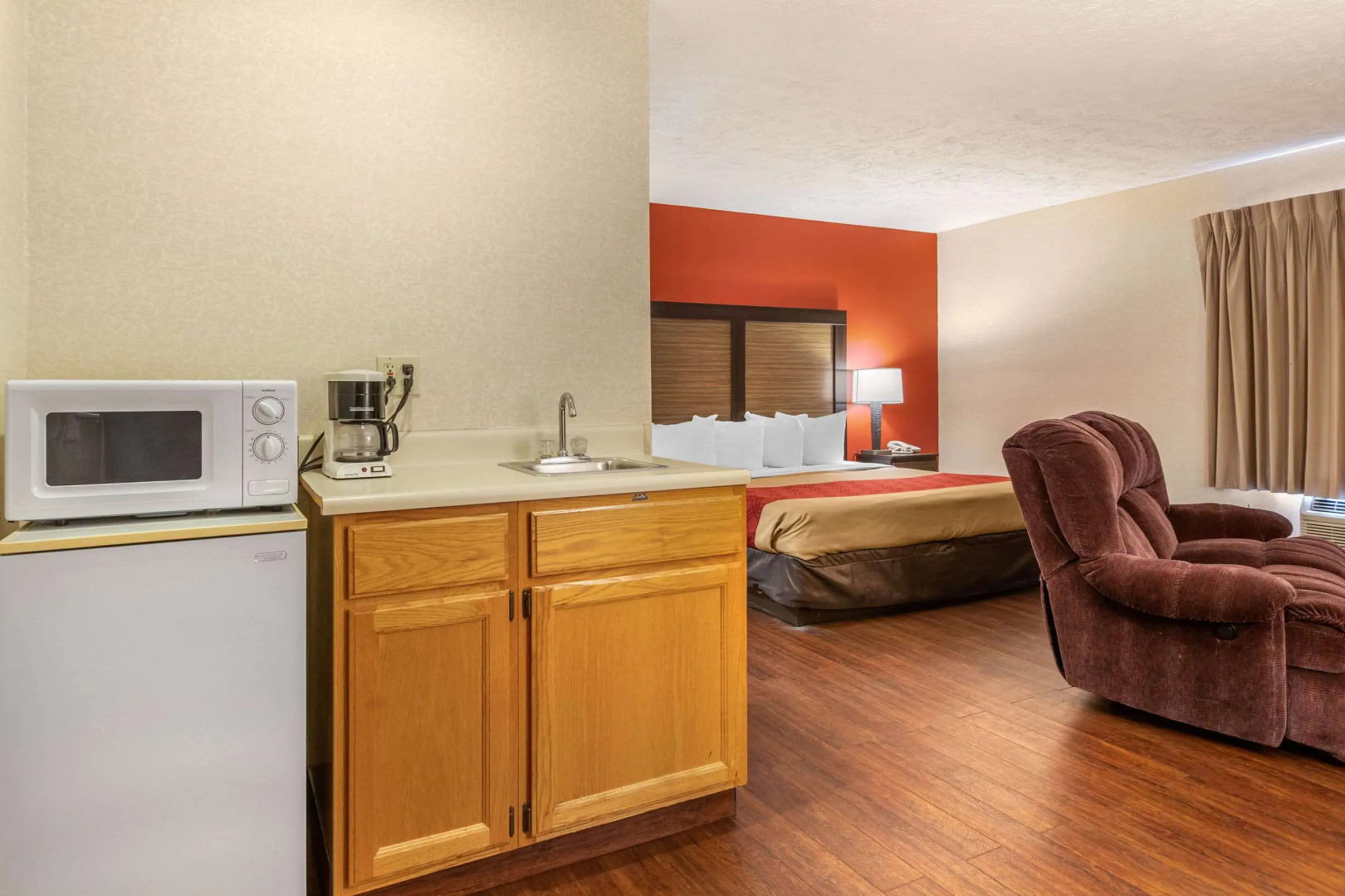 Econo Lodge Traverse City South
