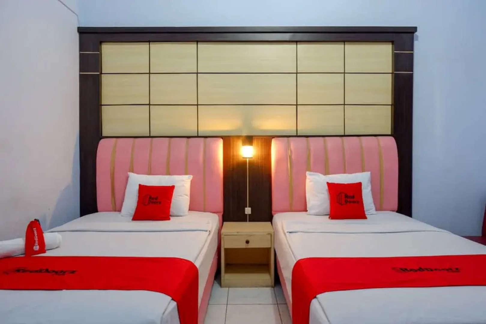 Hotel Indonesia Pekalongan by RedDoorz