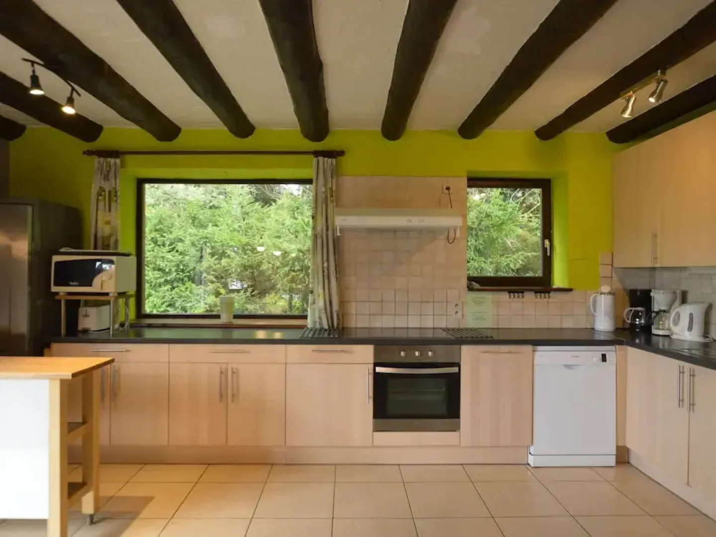 Elegant Beverce Escape