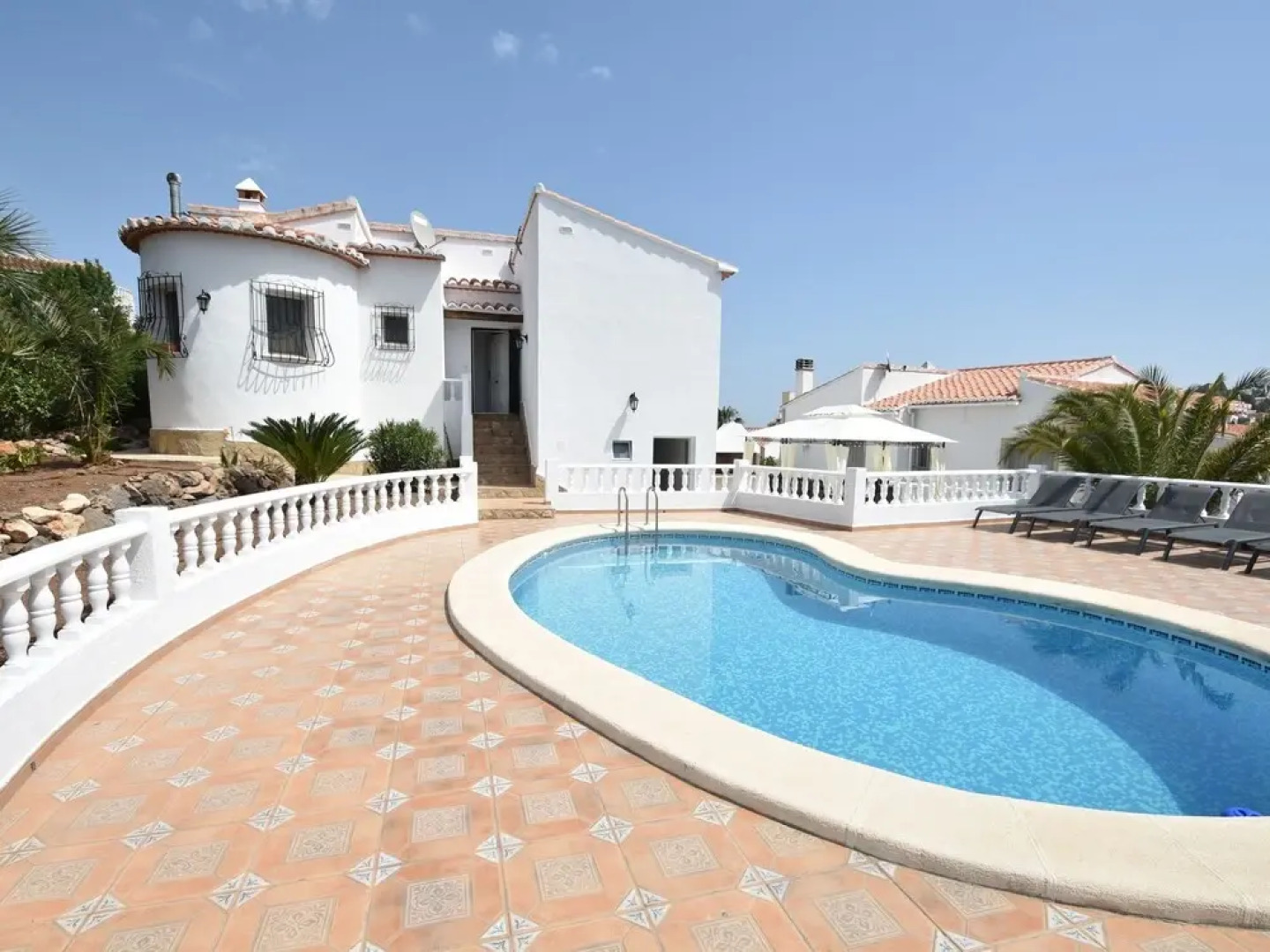 Fantastic Villa in Oliva, Great View of the Mountains & Private Swimming Pool