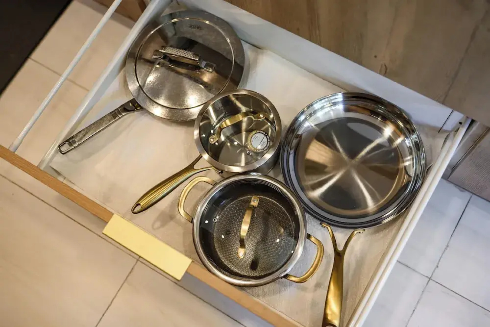 Modern Serenity Near LA Tranquil 3BR Stay