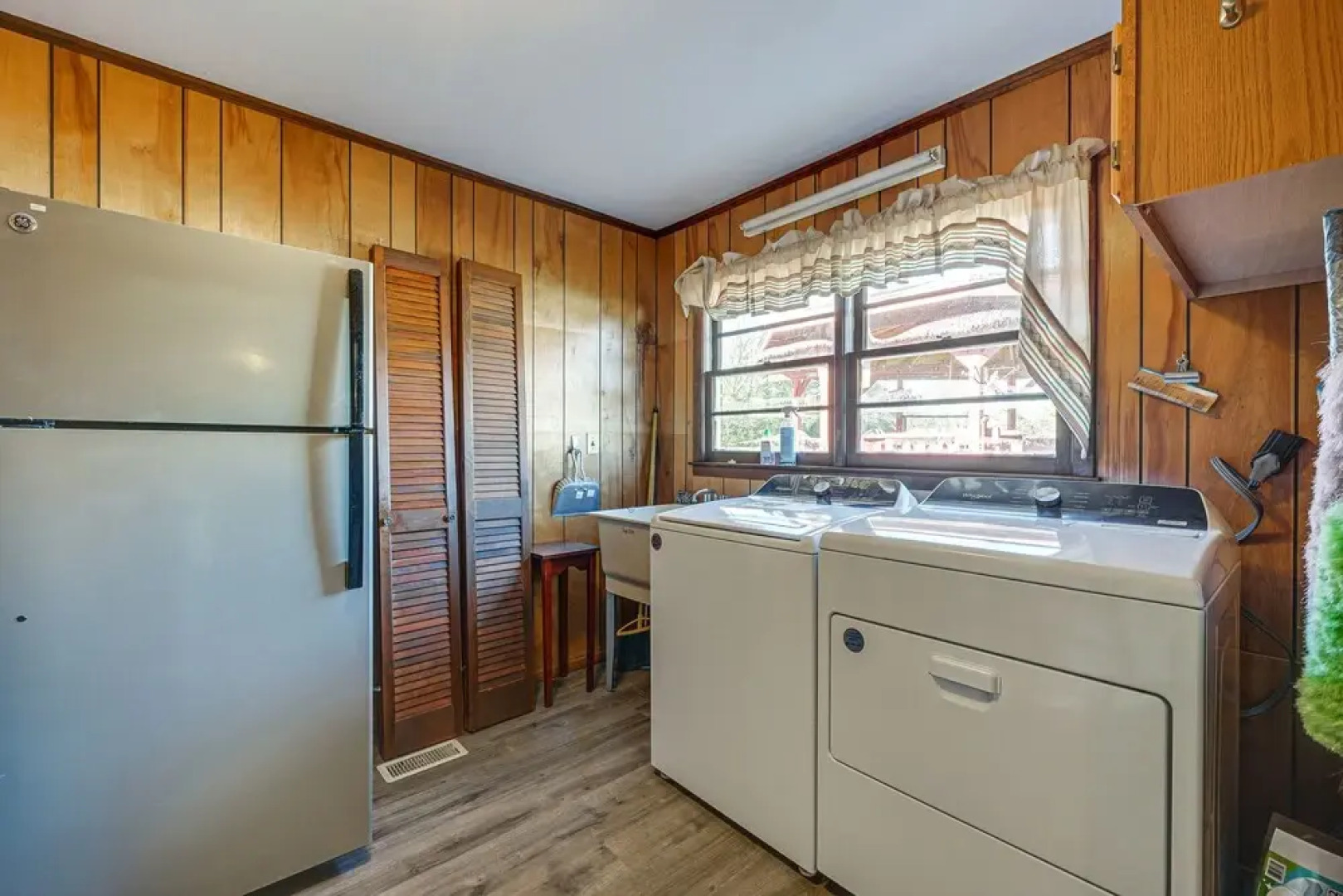 Sneads Ferry Vacation Rental - Walk to Boat Ramp!