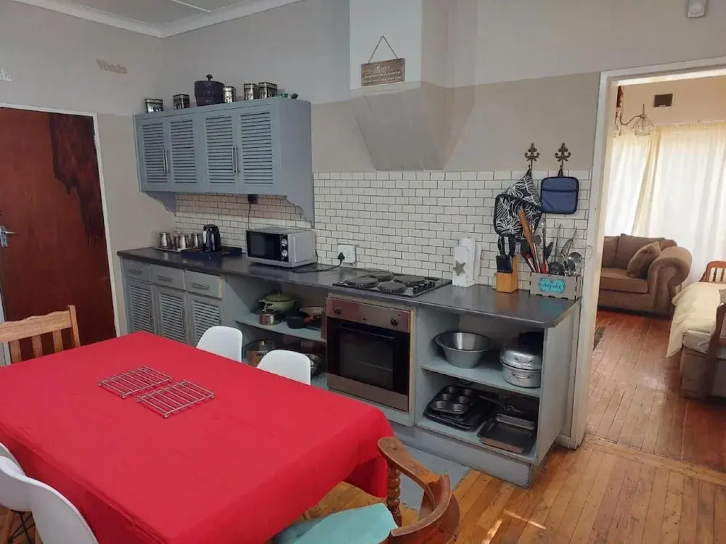 Charming 3-bed House in Beaufort West