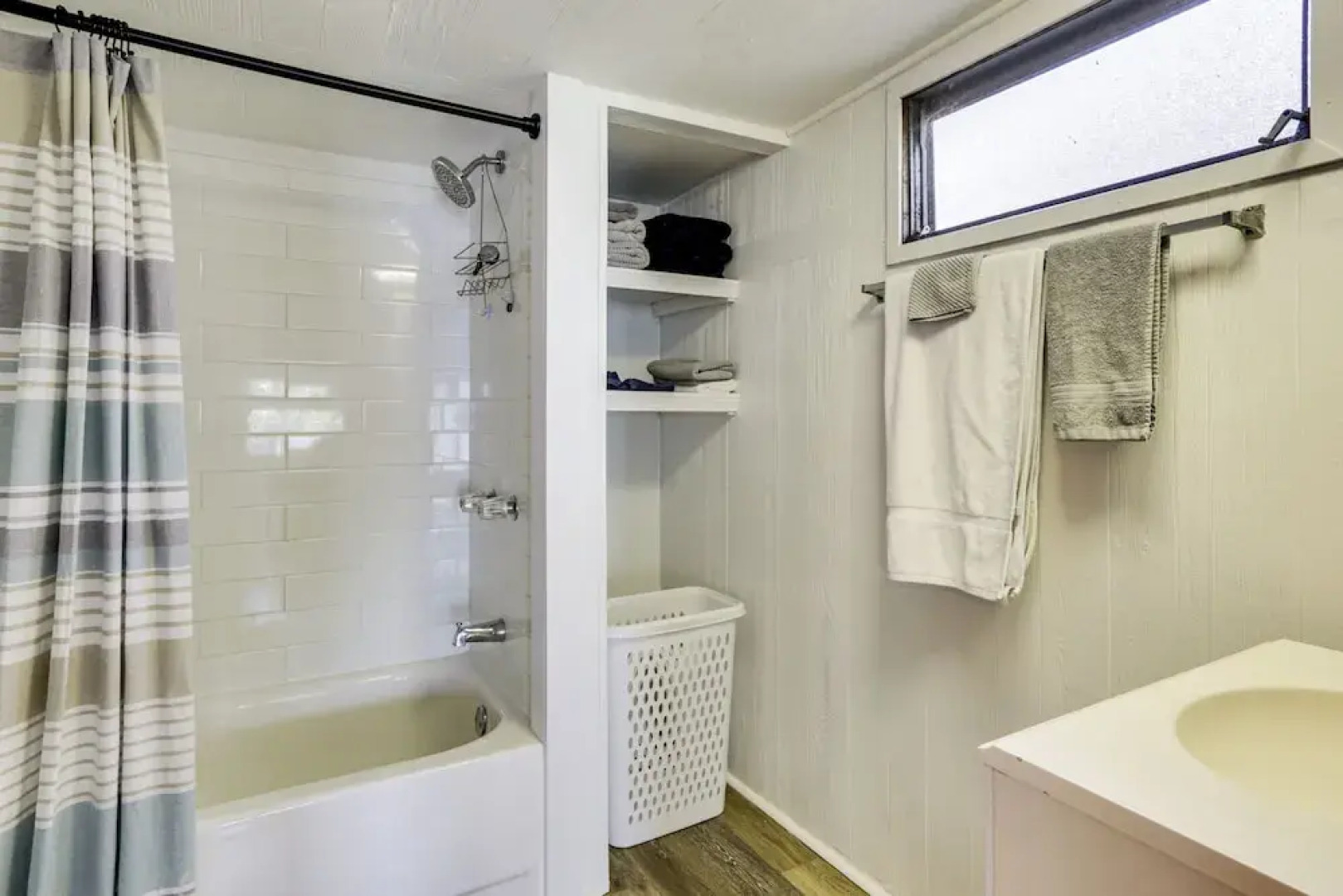 Walk to Pier & River: Dtwn Steinhatchee Escape!