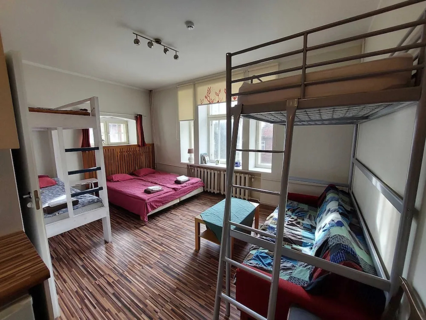 Хостел Looming