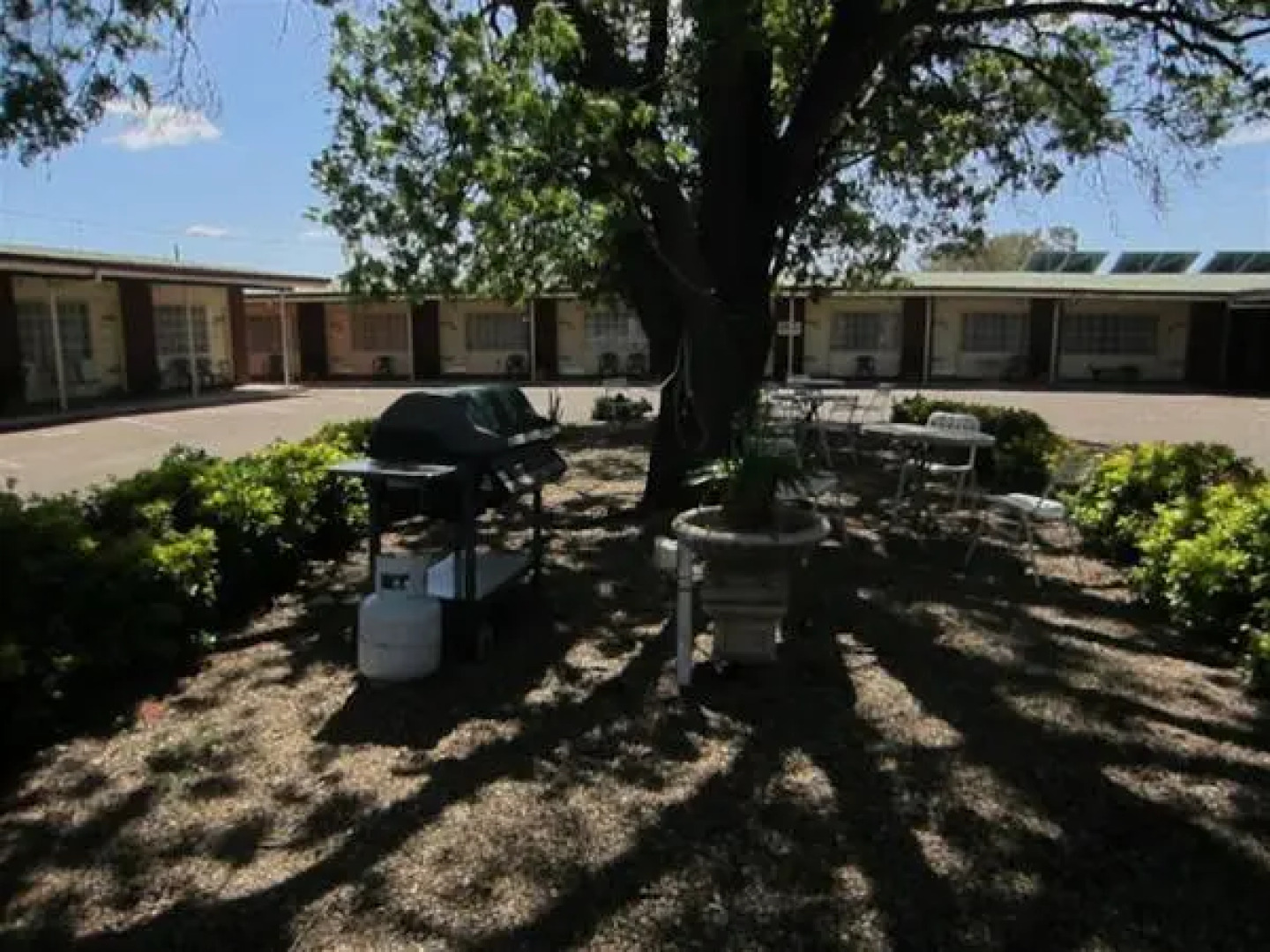 County Lodge Motor Inn