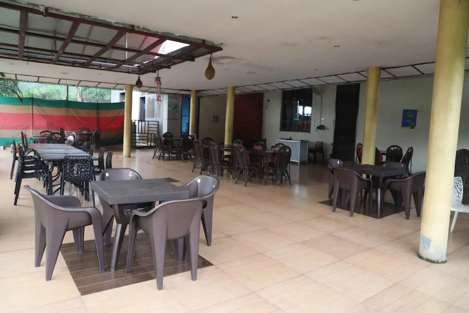 OYO 8367 Hotel The Woodz