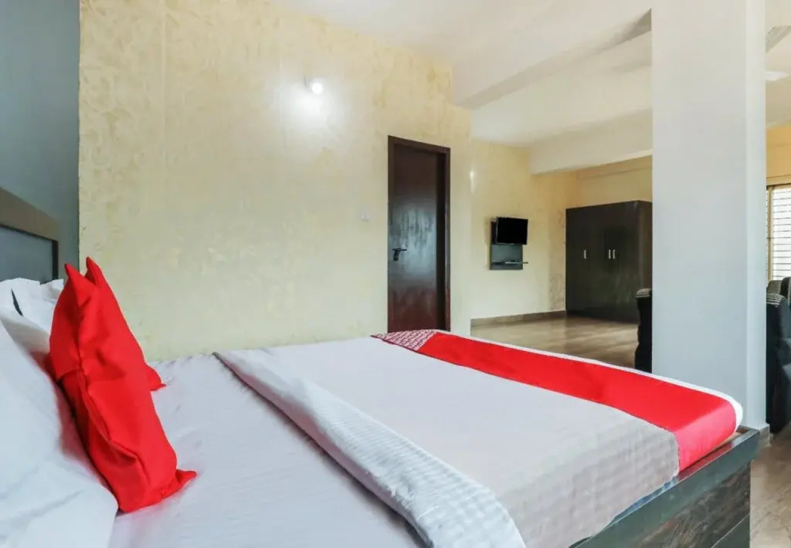 City Residence By OYO Rooms