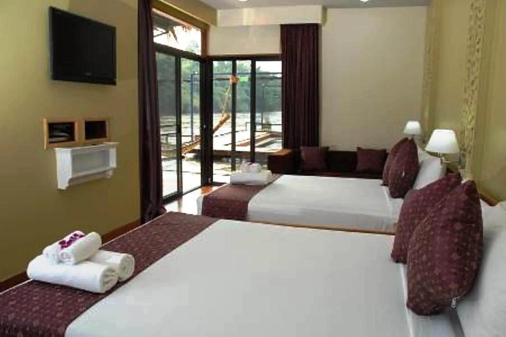 Boutique Raft Resort