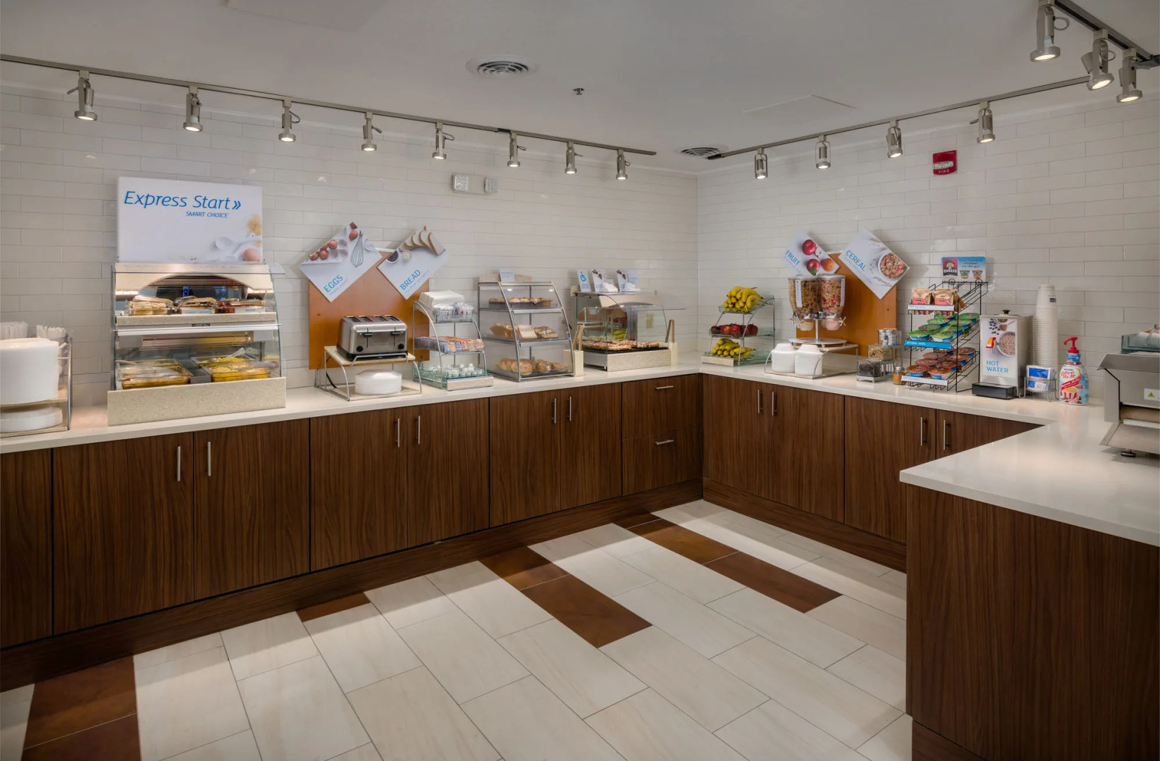 Holiday Inn Express & Suites Lawrence by IHG