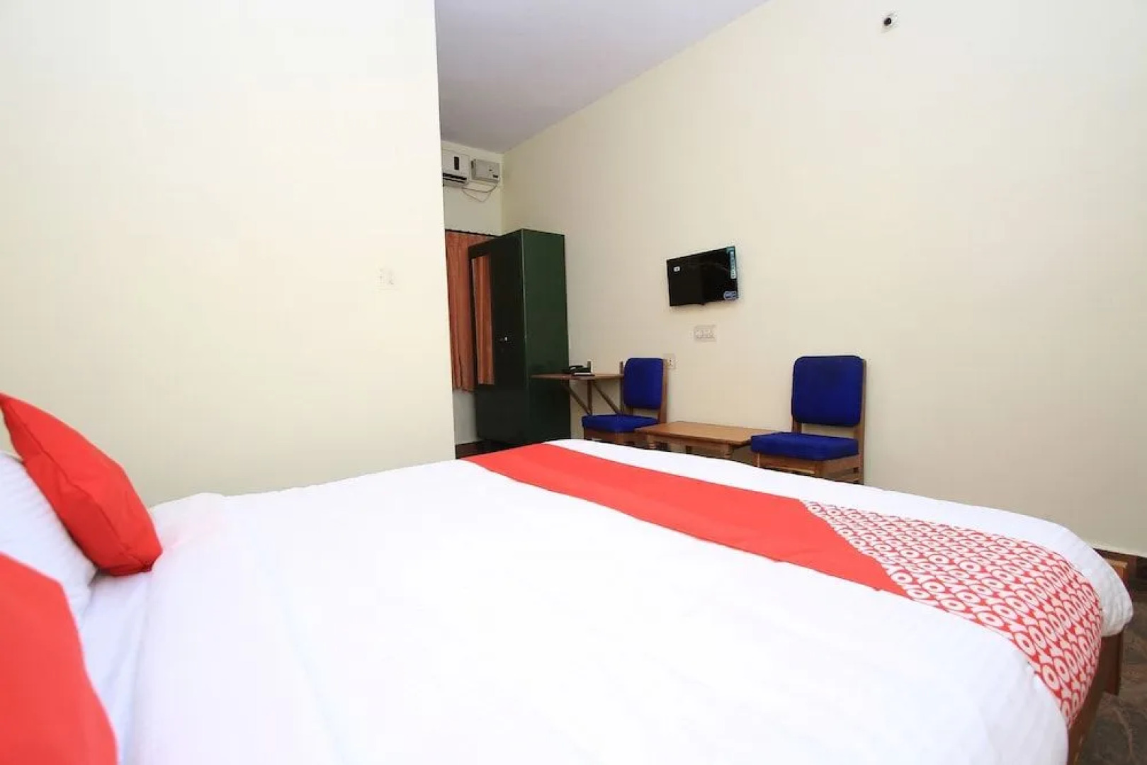 Oyo 29159 Varsha Boarding And Lodging