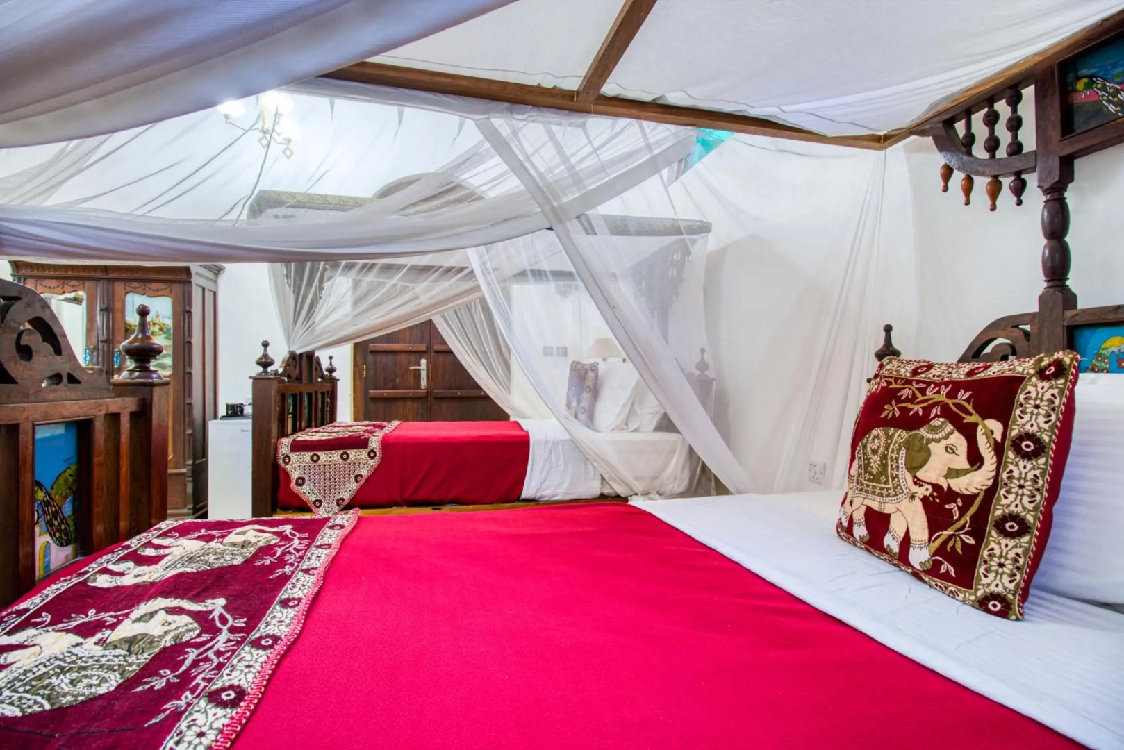 Tembo House Hotel & Apartments