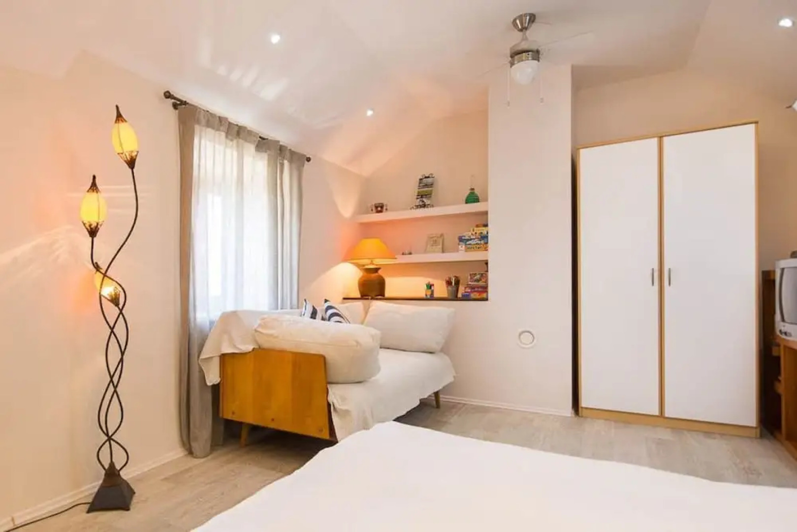 Holiday Home Secret Garden