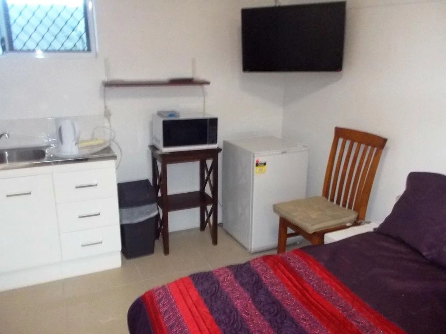 Bowen B&B Gallery on the Hill