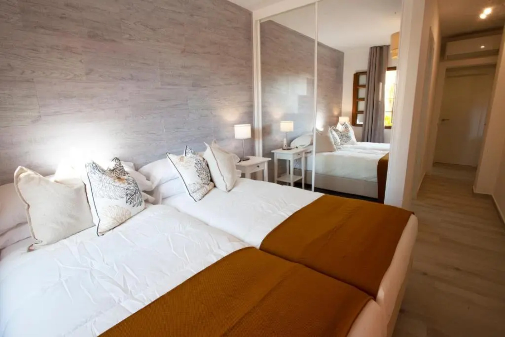 Desert Springs Apartment 354