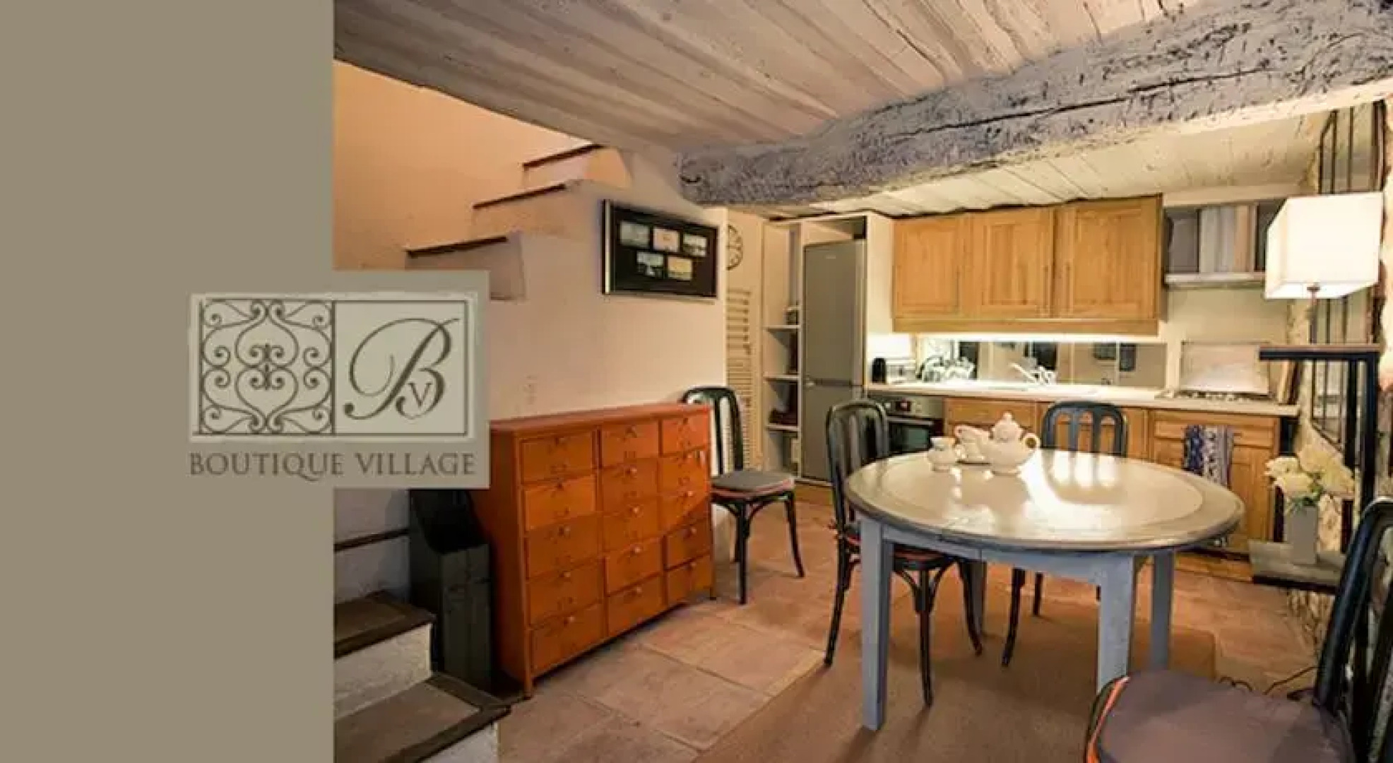 Boutique Village No. 6