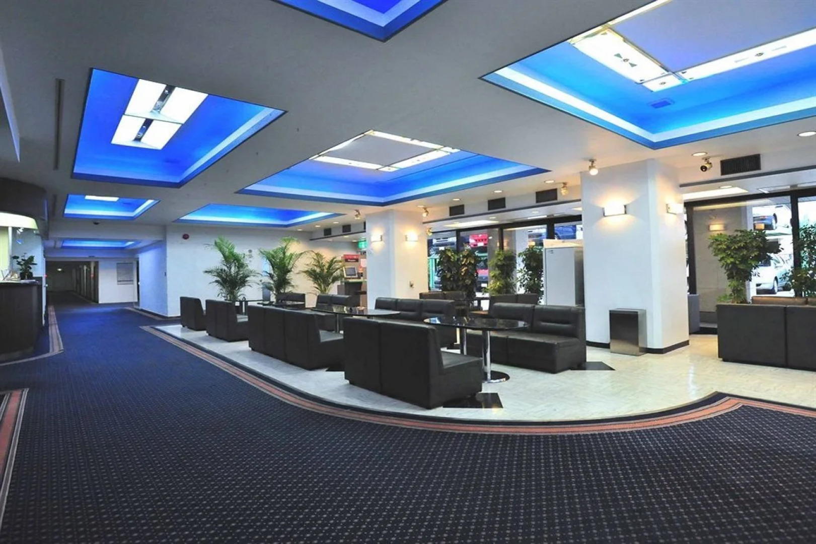 Отель Tokyo Business