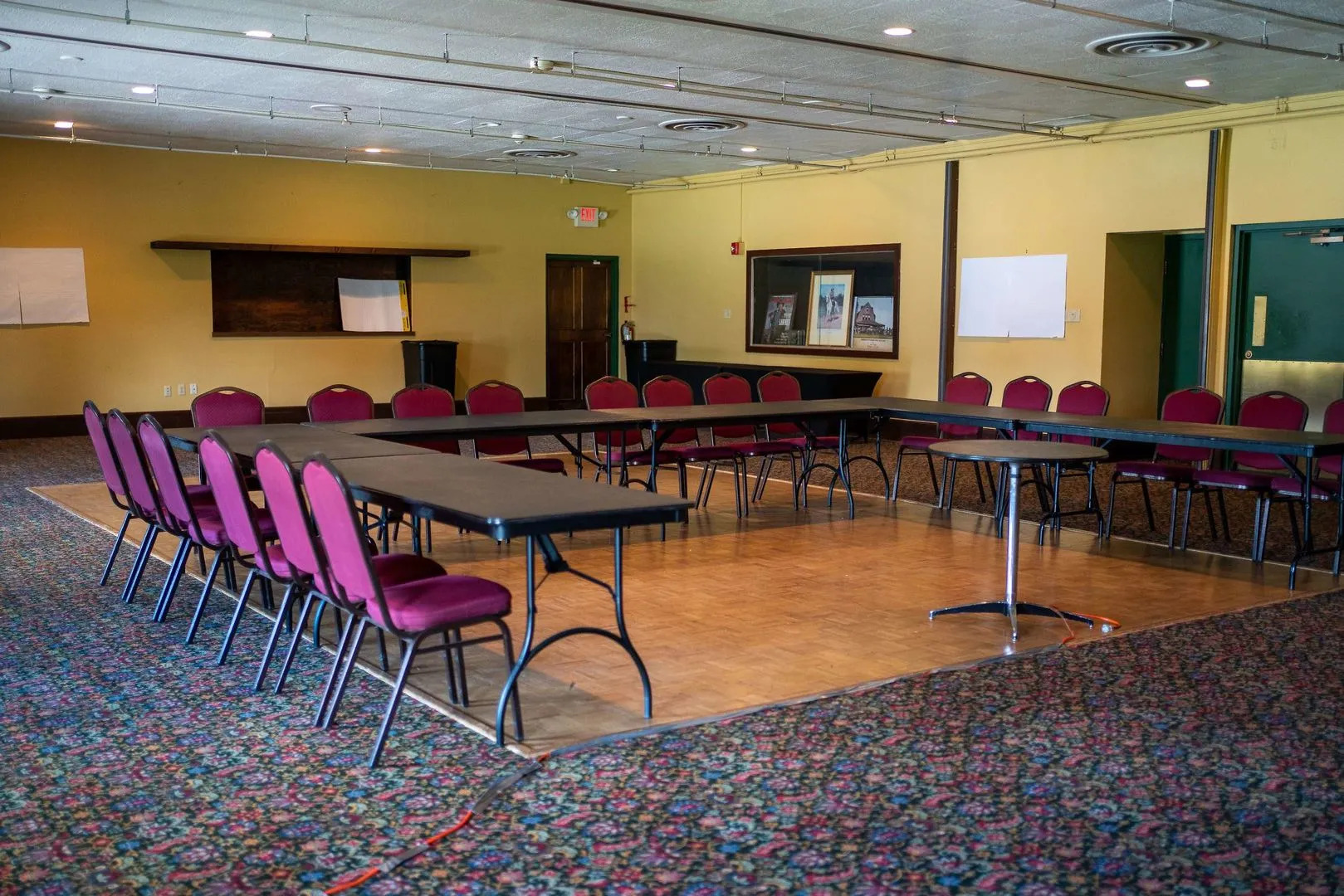 Sheridan Inn, B/W Signature Collection