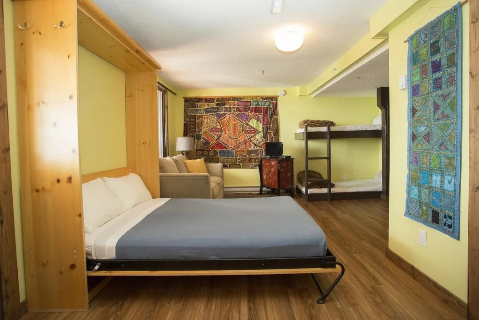 The Pinnacles Suite Hotel