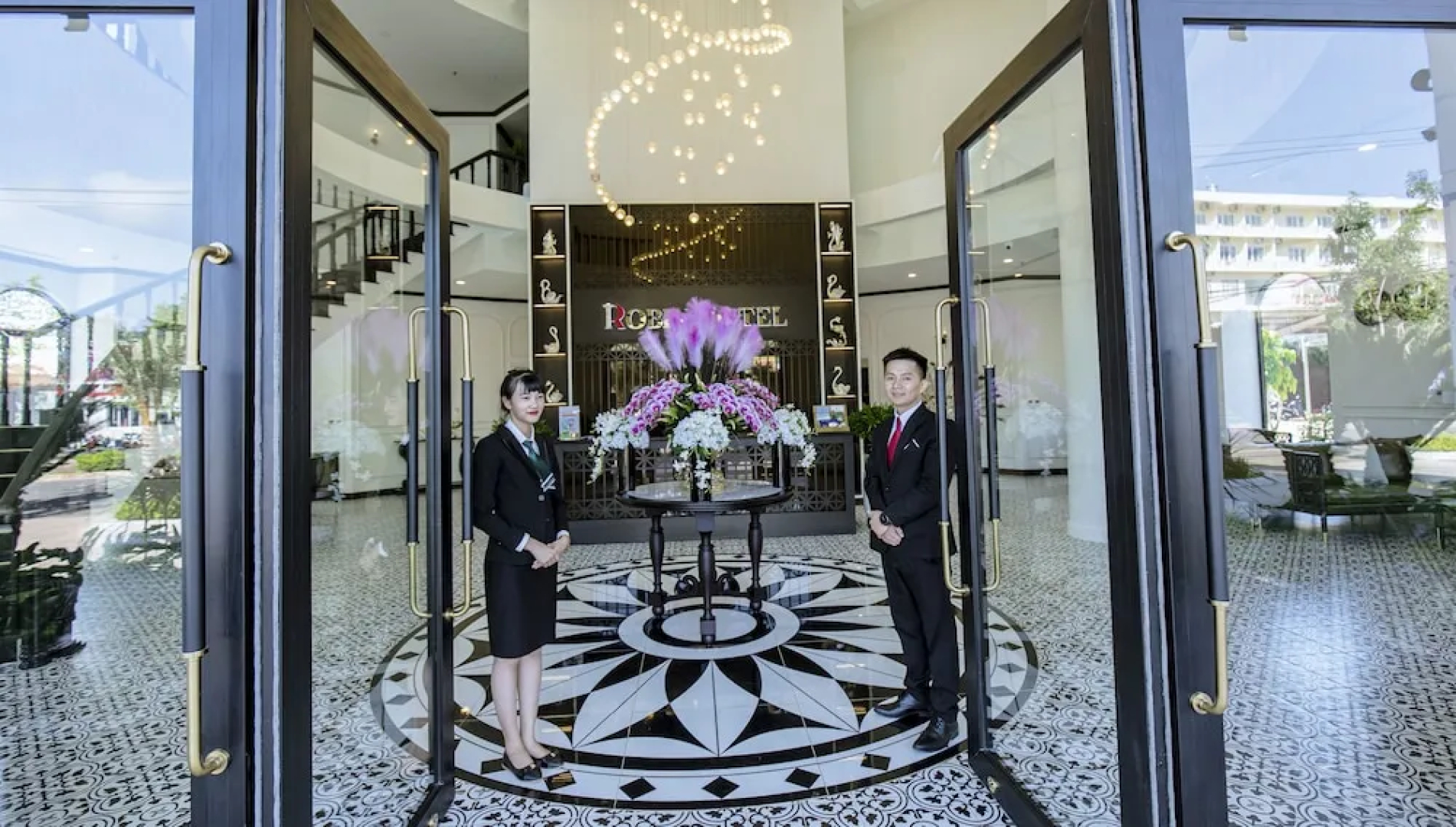 Robin Hotel