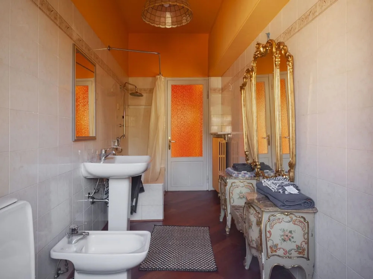 Delightful Holiday Home in Castelleto Ticino with Hot Tub