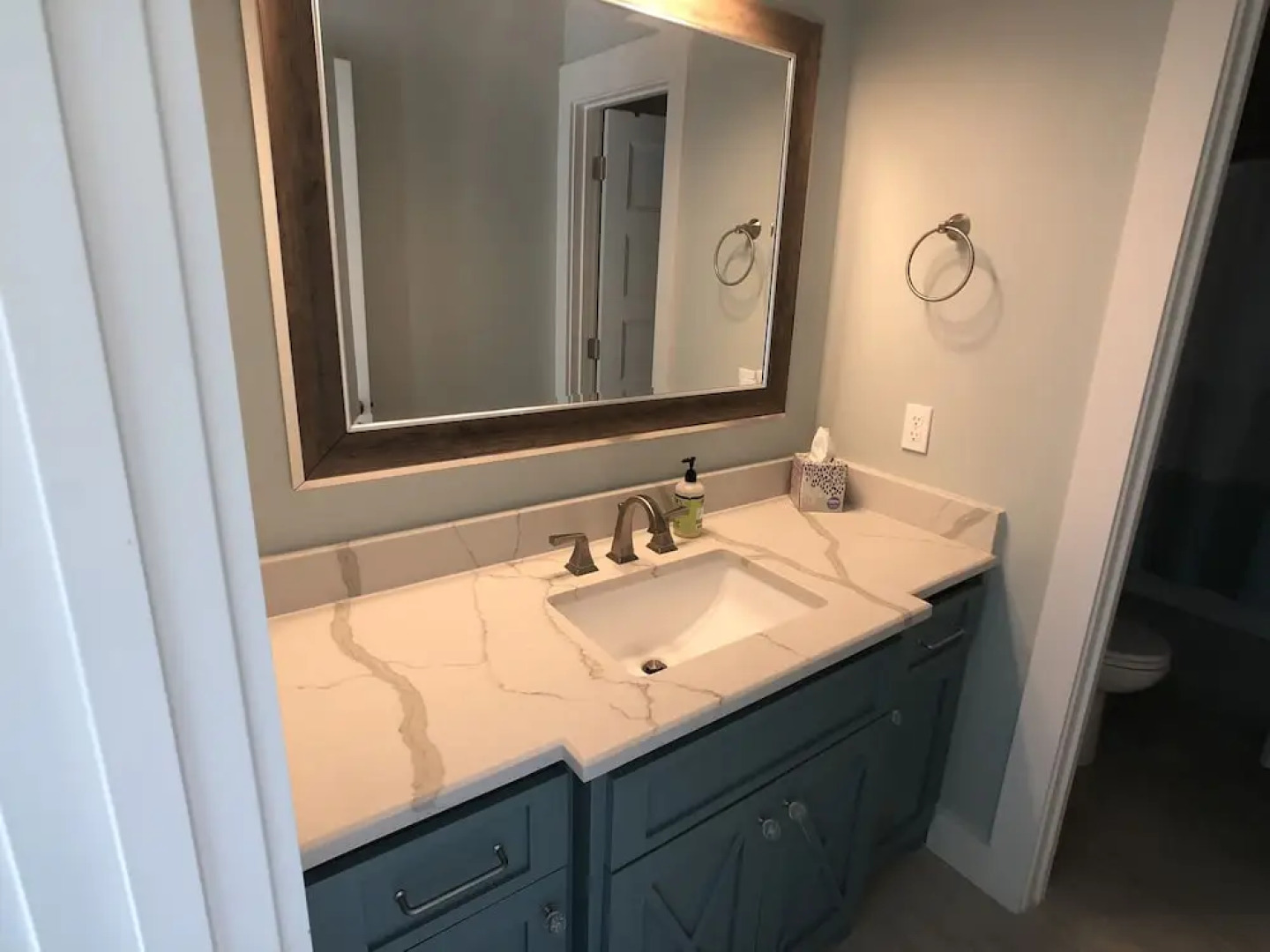 EZ Come EZ Geaux Home 4 Bedrooms 3.5 Bathrooms Home