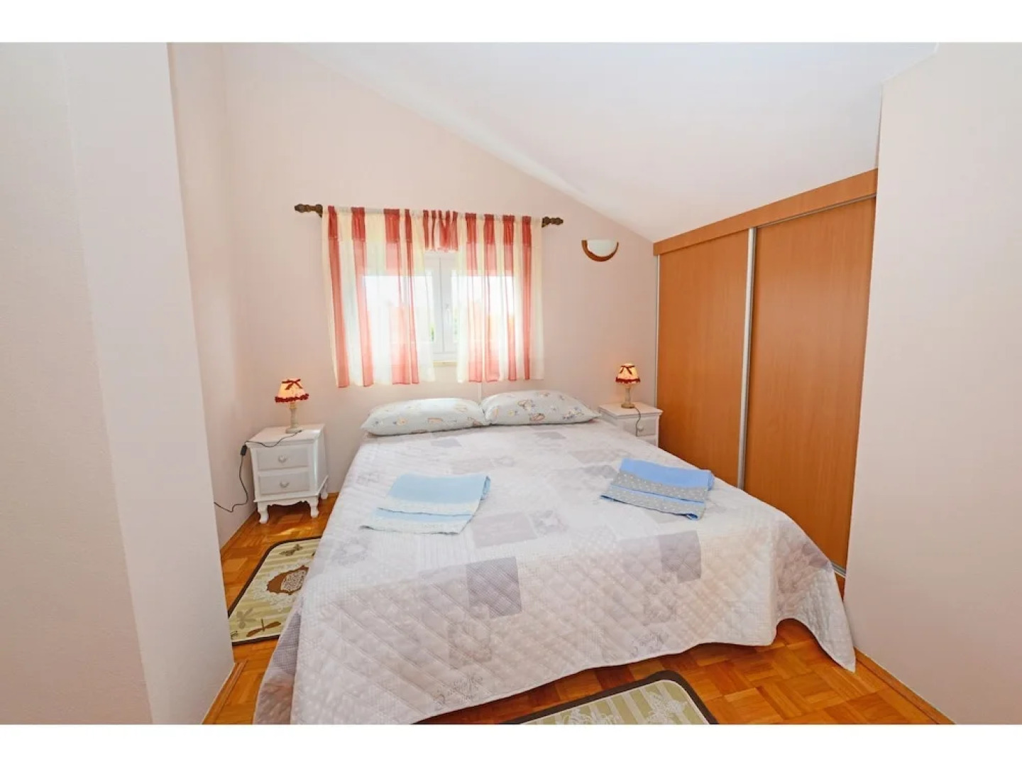 Adorable Holiday Home With Private Pool & Covered Terrace