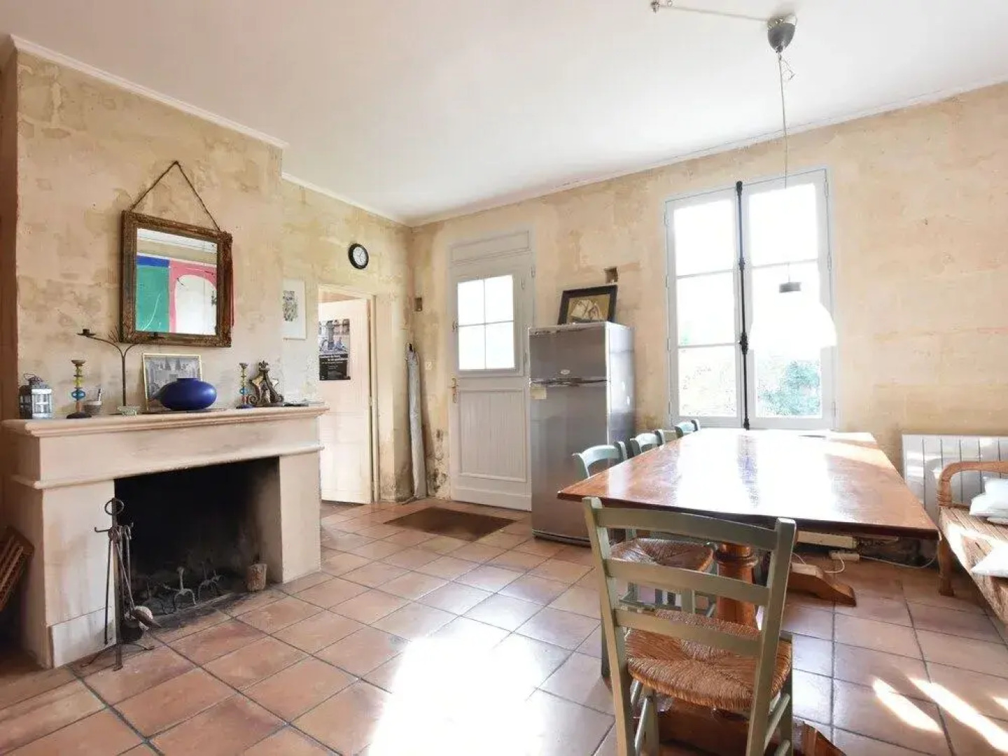 Modern Mansion in Machemont with Private Garden