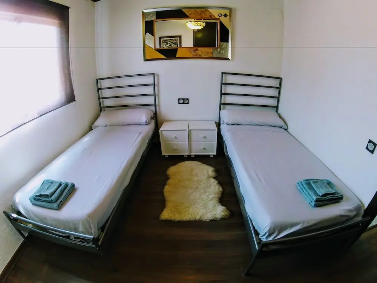 Bonito Chalet con Piscina Cerca del Mar