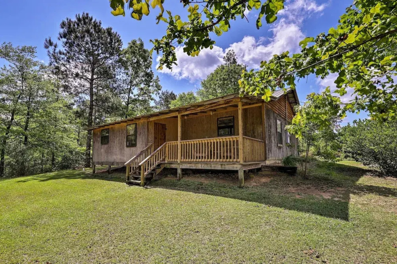 Secluded Cabin w/ Pond ~ 37 Mi to Gulf Coast!