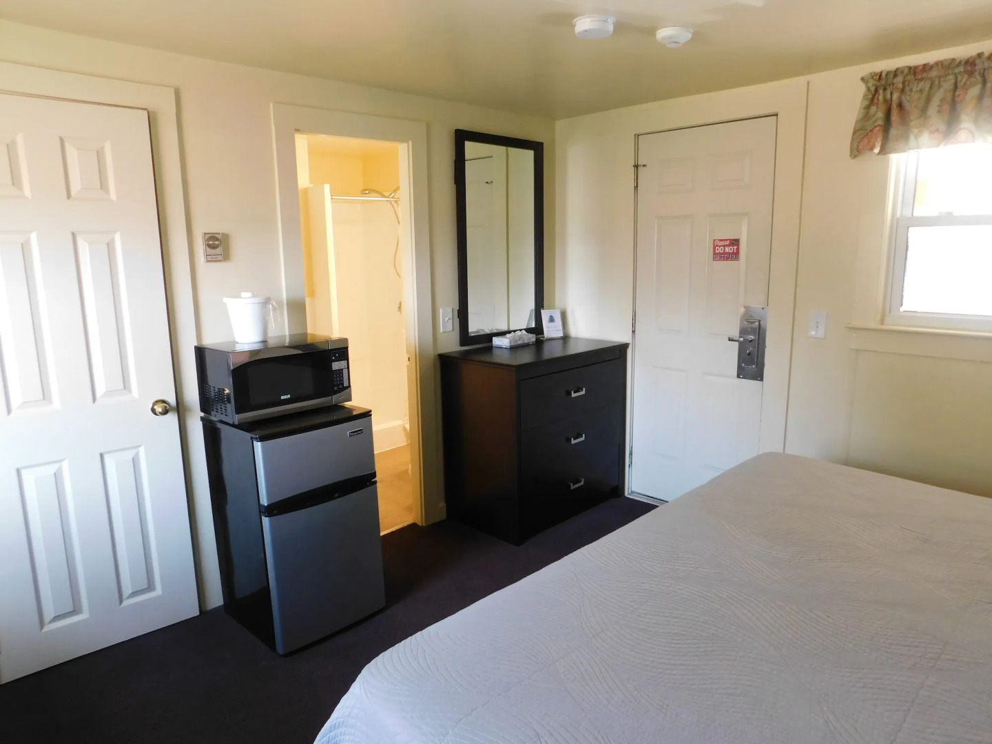 Blue Spruce Motel & Townhouses