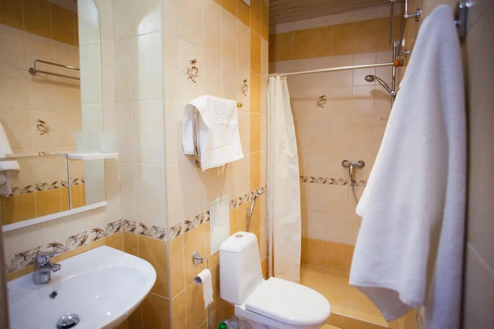 Отель Феерия