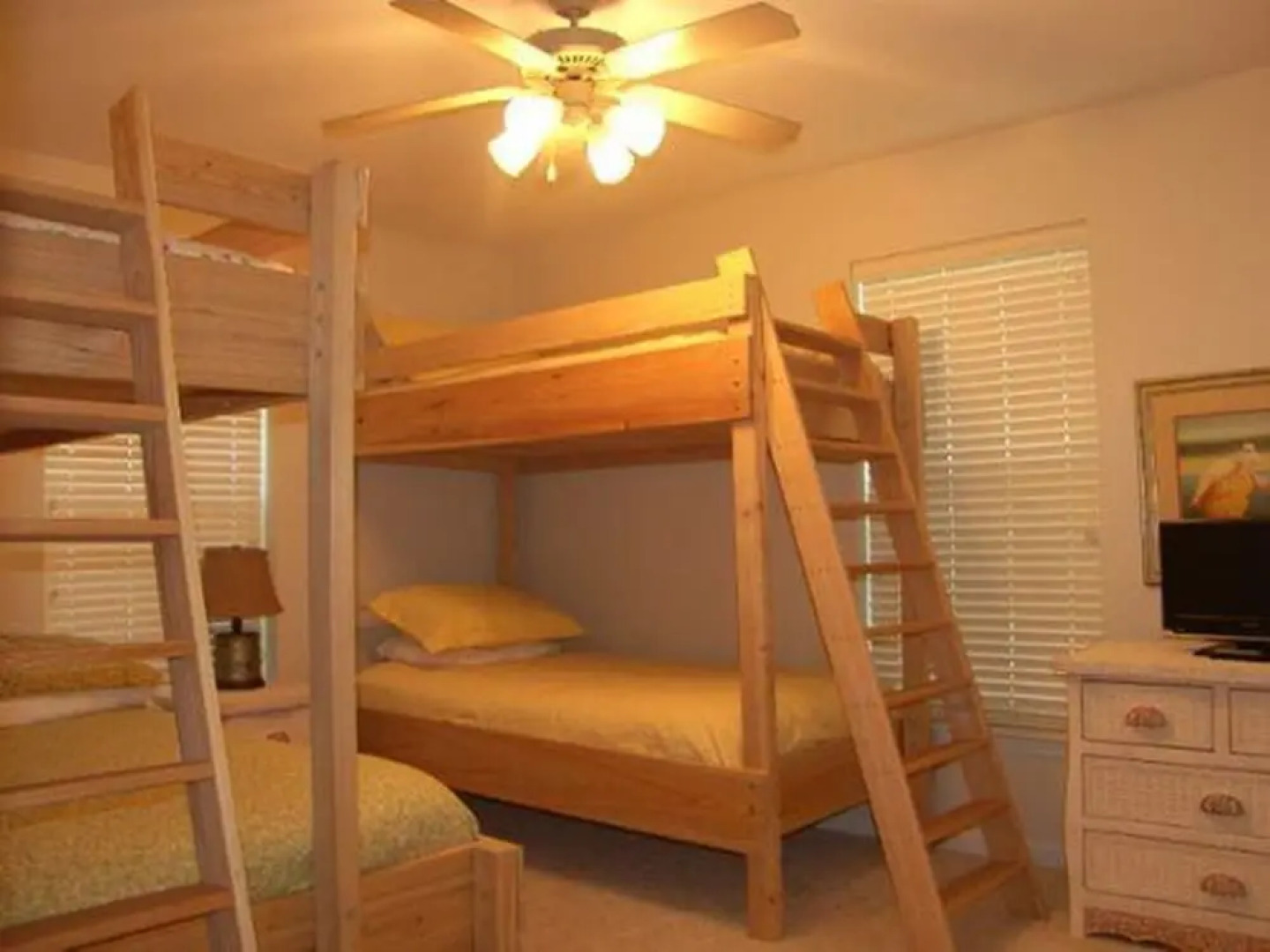 Yellow Bird Apartment 4 Bedroom