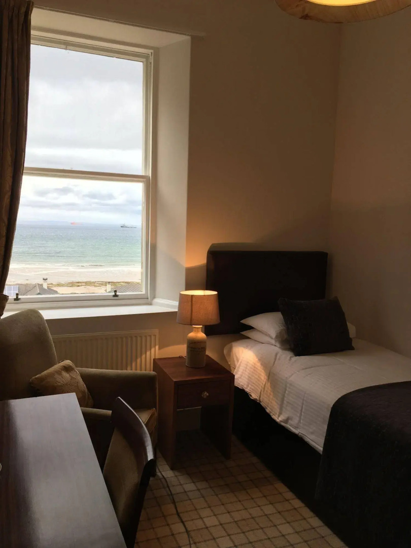 Invernairne Guest House