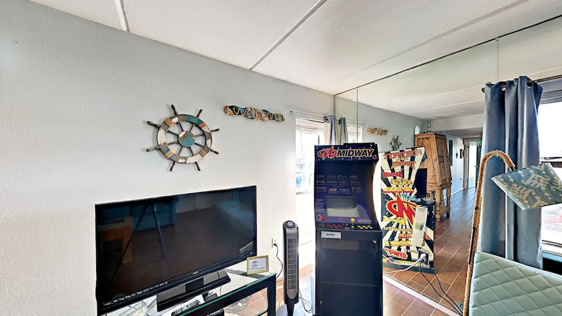 121E Venus Lane Condo - 1 Br condo by RedAwning