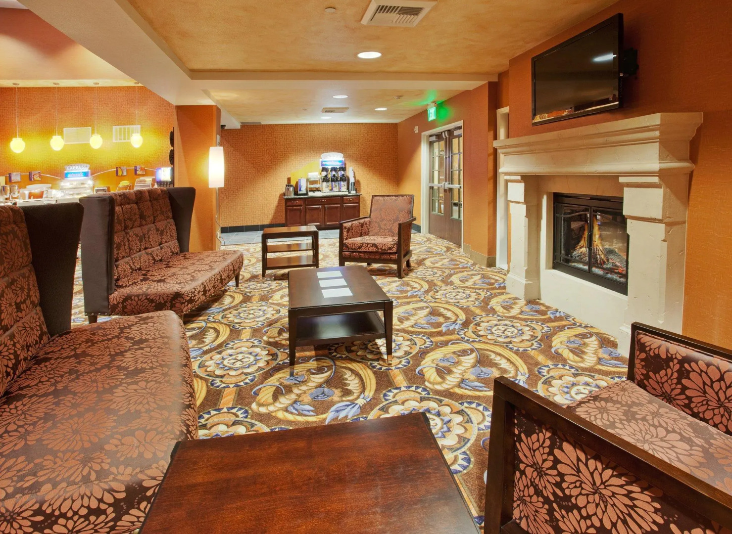 Holiday Inn Express & Suites Sacramento NE Cal Expo by IHG