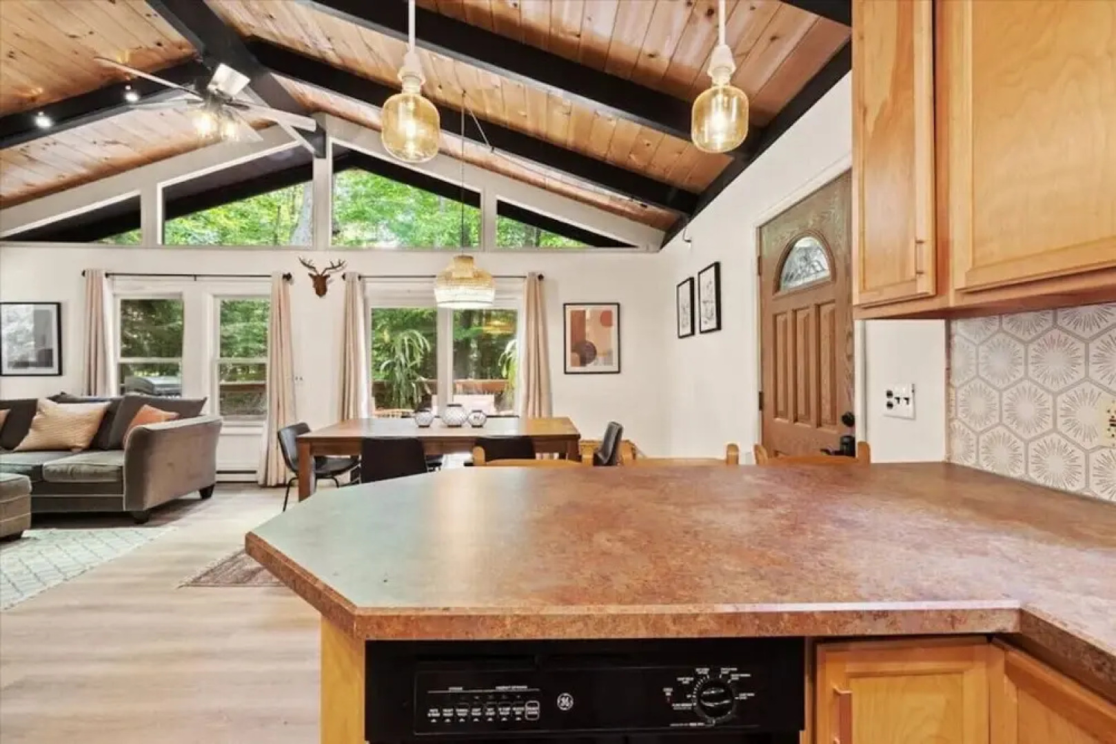 Unique 3Bedroom Poconos Chalet