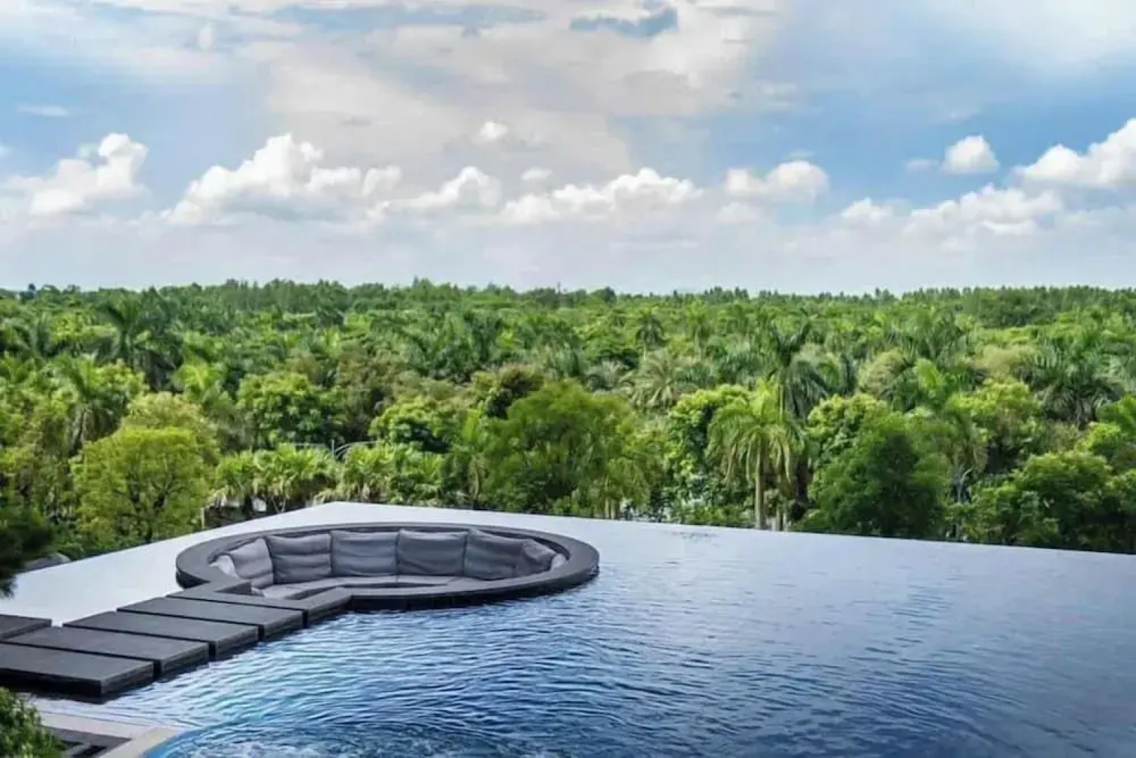 Armin Homes 2 BR with bathtub Ecopark