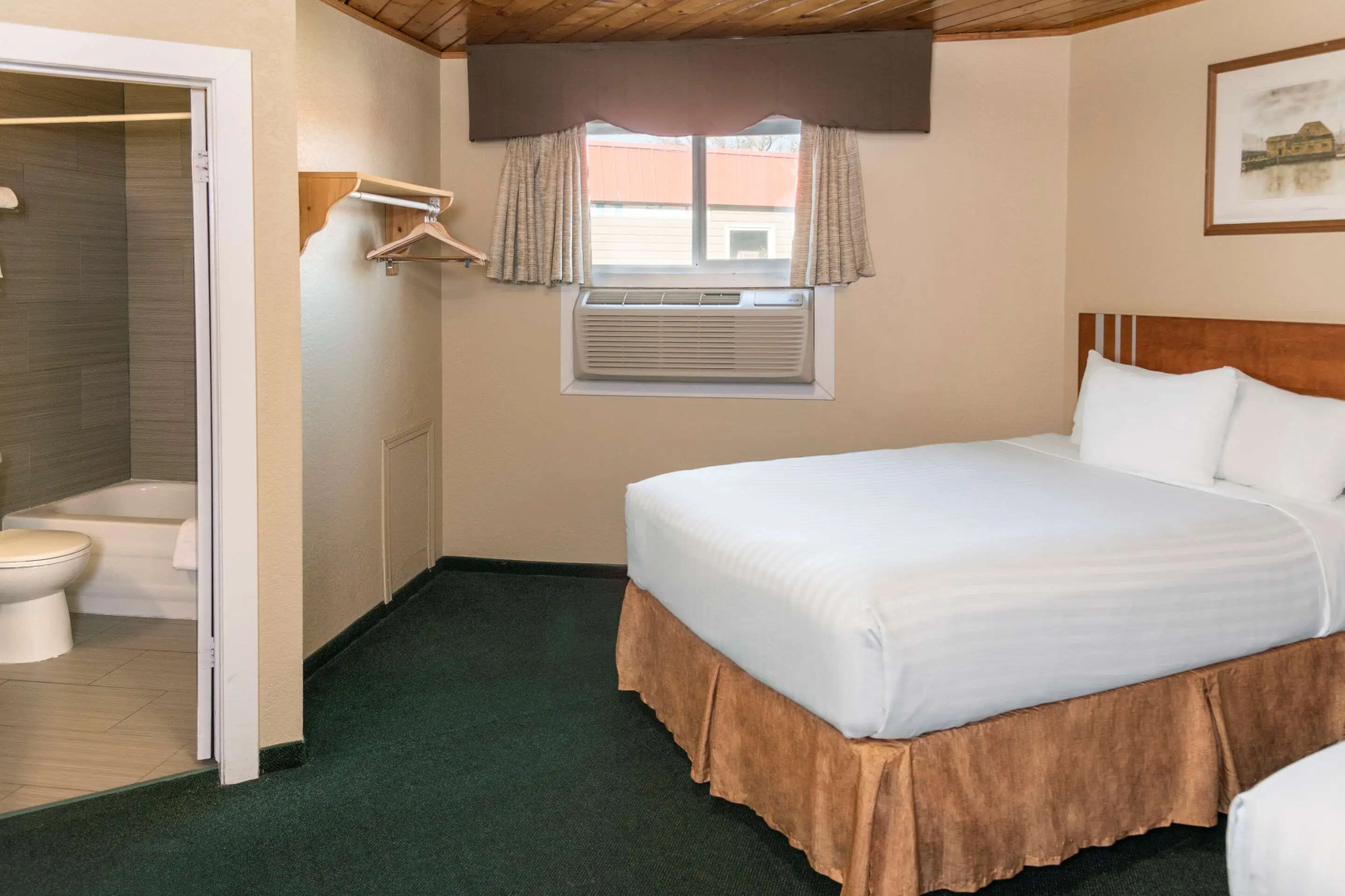 Medicine Hat Inn & Suites
