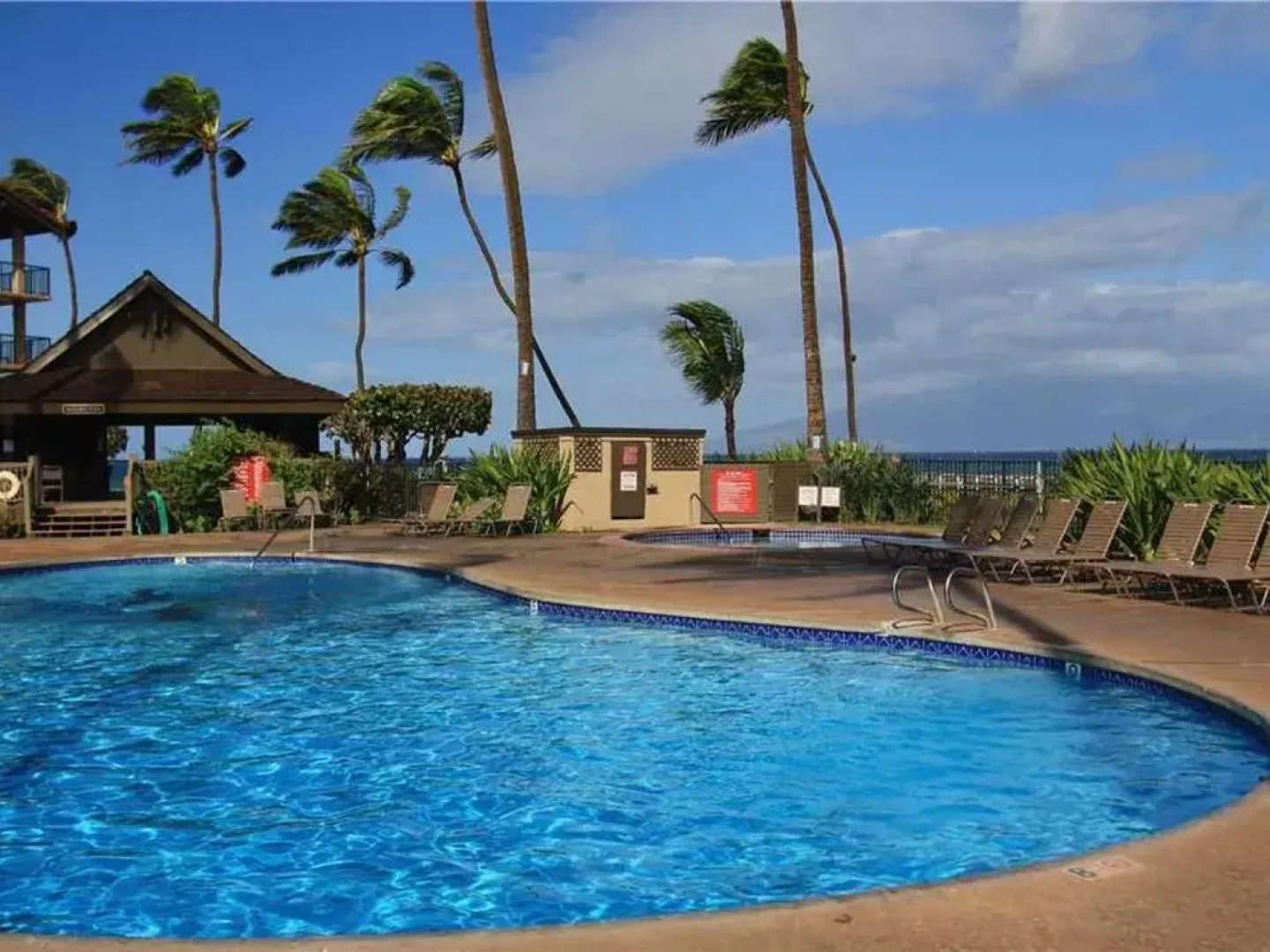 Pohailani 128 by RedAwning