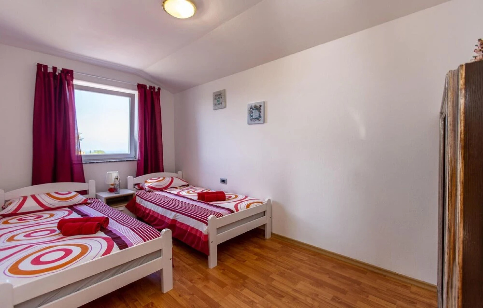 Stunning Home in Izola with Outdoor Swimming Pool, Hot Tub & 5 Bedrooms