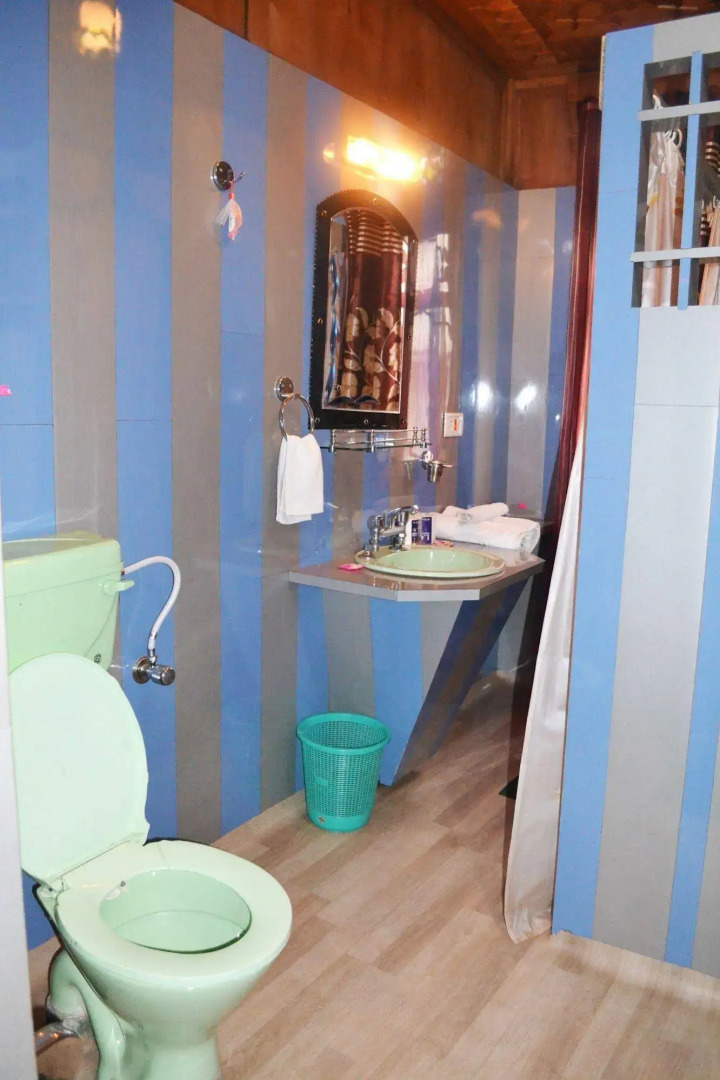 Отель Swan Group Of Houseboats