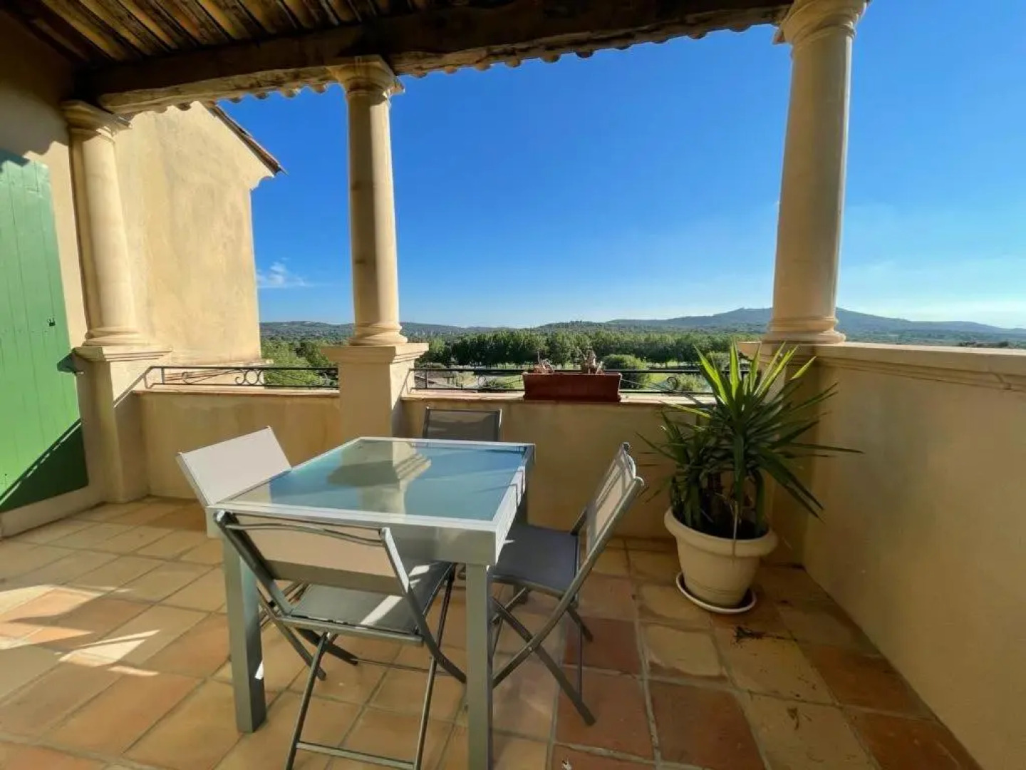 appartement sur le golf de pont royal