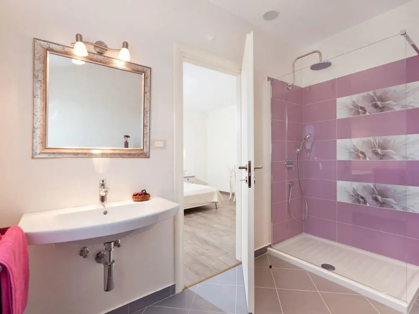 Charming Villa in Sveti Lovrec With Swimming Pool