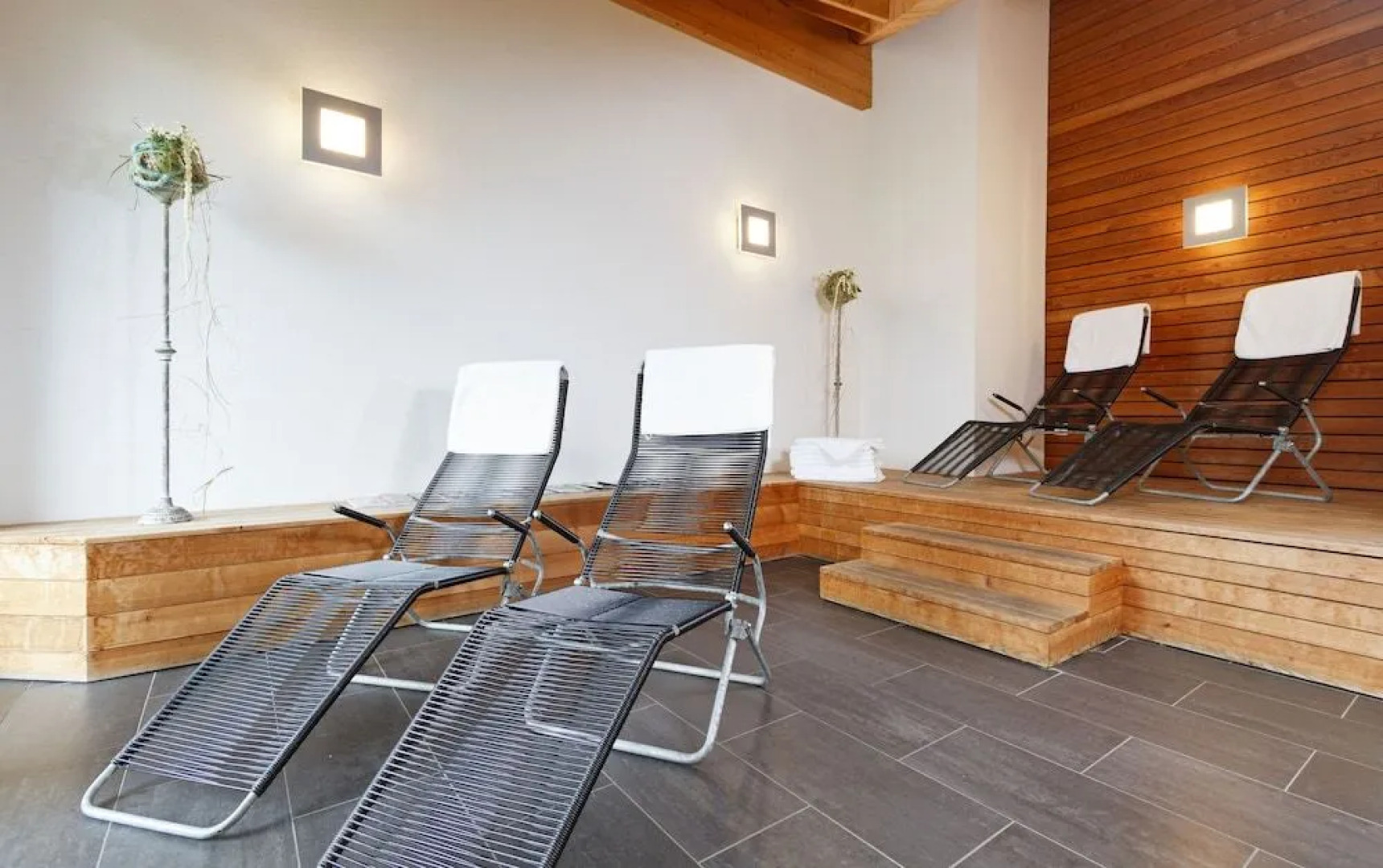 Hirschen Guesthouse - Village Hotel